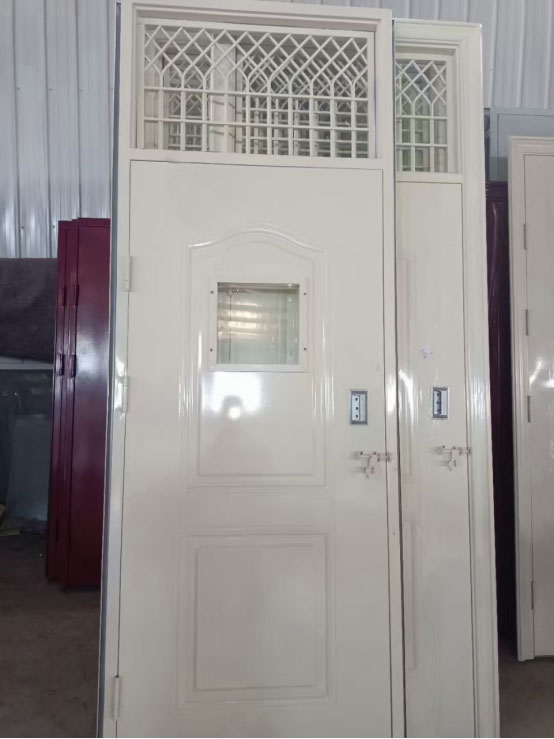 潼关学校教室门 潼关学校教室门