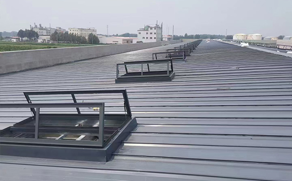 某中学室内体育馆潼关排烟窗改造项目