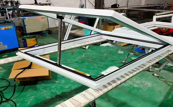 某地下车库出入口潼关排烟窗配置工程