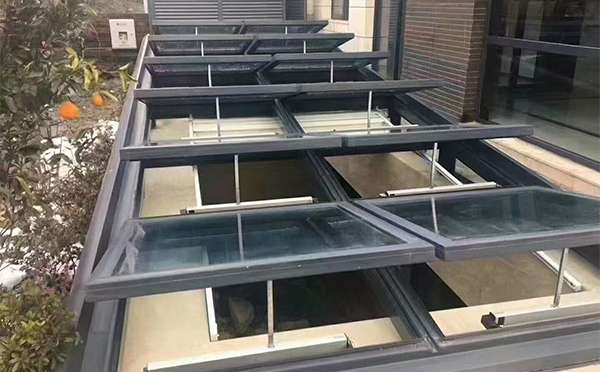 某轨道交通车辆维修车间潼关排烟窗应用