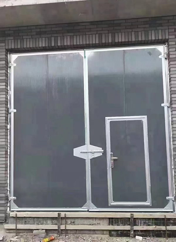 潼关工业平开门在大型设备制造车间的应用实例